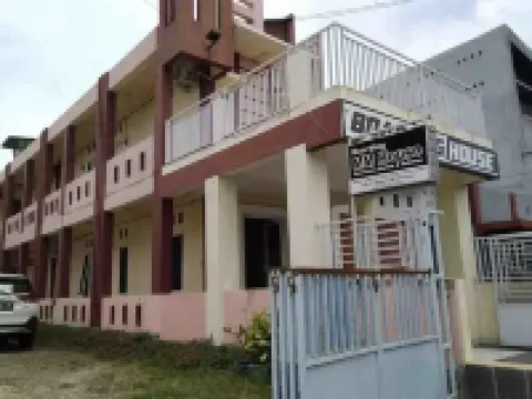 Boarding House Syariah MM Bone RedPartner Hotel di Kabupaten Bone
