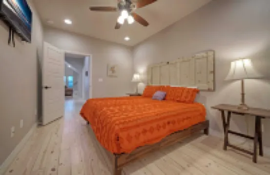 Sleeps 28 2 Homes w Boat Dock Waterfront Pool Laguna Village Haven