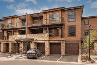 Luxury 2Br Mountain Townhouse w Picturesque Views - 3 estrellas