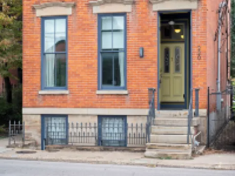 Baldwin Flats Hotels in Covington