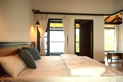 Redpanda Jungle Camp Hotels in Kaluk