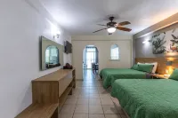 Torreblanca Beach Hotel and Suites Guayabitos - Desayuno y Comida Incluido - balcony