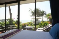 Chomtalay Resort at Had Chaosamran Beach - Parkplatz