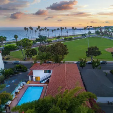 Blue Sands Inn, A Kirkwood Collection Hotel Hotels near Waterfront
