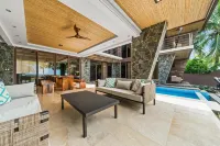 Beachfront Villa - Sunsets and Daily Maid Service