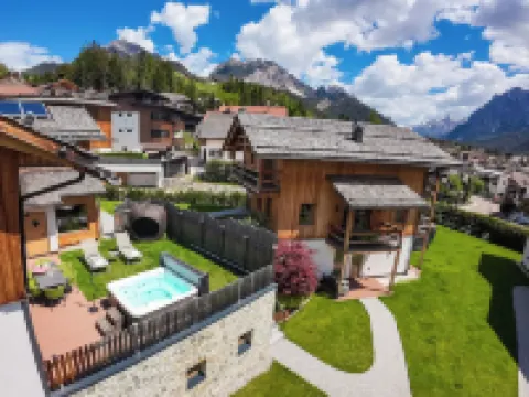 Liondes Chalets Hotels in Mareo