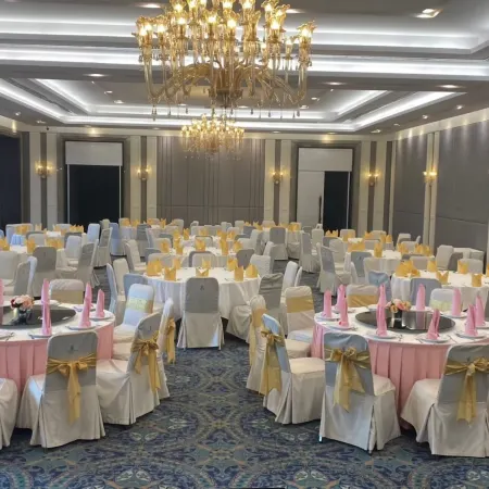 Krungsri River Hotel Отели рядом с достопримечательностью «Железнодорожная станция Аютхаи»