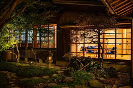 Temple Hotel Kannonin Отели в г. Кирю