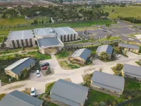 クオリティ ホテル ポイント クック ウェロビー・オープン・レンジ動物園周辺のホテル