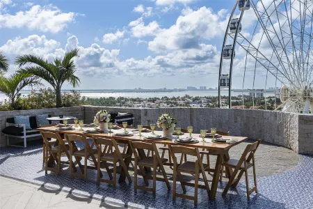 Canopy by Hilton Cancun la Isla