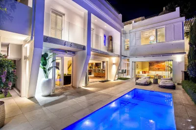 Clifton Yolo Spaces – Clifton Private Beach Villa