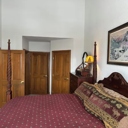 Avon/Beaver Creek 2br/2ba Chapel Square Condo-Newly renovated & Reasonable Rates