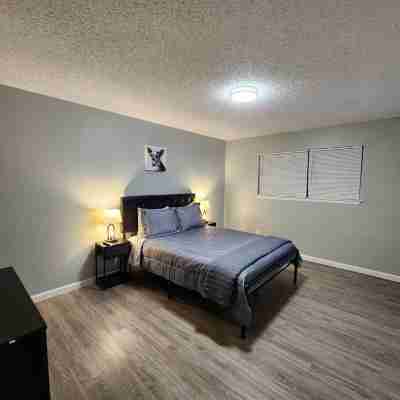 Spacious Townhome in El Paso East Rooms