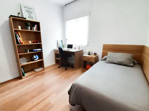 Micampus Málaga Student Residence - badewanne