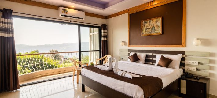 Saga Resort Hotels in Satara