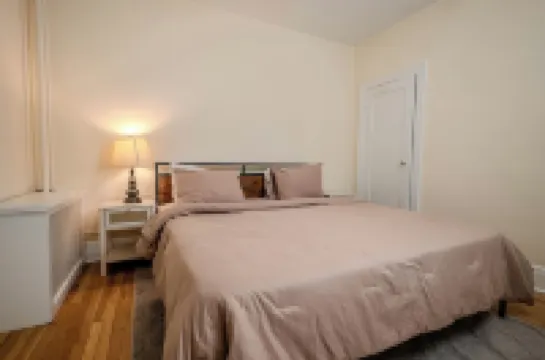 Cozy Corner: Midtown Convenience