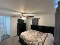 Charming 3bedroom house with AC, WiFi, fenced backyard in Wonderful Watkins Glen