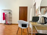 Flowers Apartments & Rooms 메타 호텔