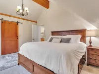 Dover Dreamin’ – Lake Life starts here! 3BD, 3BA Retreat, Steps from the Water Hotels in Dover