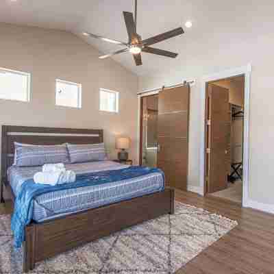 Mountains and Horses and Deer, Oh My! Rooms