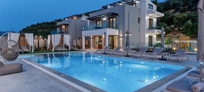 Luxurious Villa Mare - with 150m Pool Hotels in Geropotamos