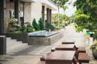 Royal Urban Resort Hotels in Caringin