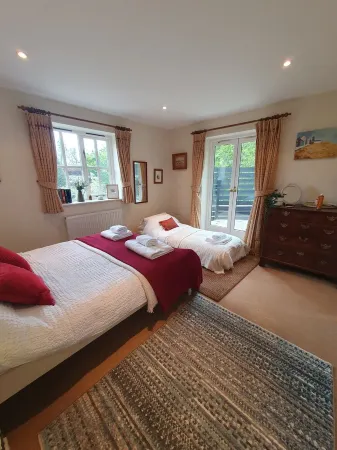 Country Cottage Set In pretty Suffolk village with 2 local pubs, dog friendly