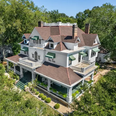 Ross Mansion Bed & Breakfast