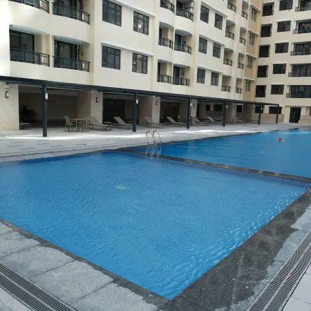 Golden Seagulls Hotel (Free Airport Shuttle Service)