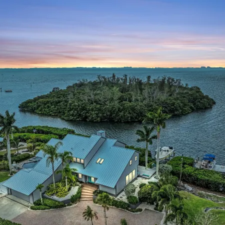 Bay House Retreat Managed by Beach Retreats