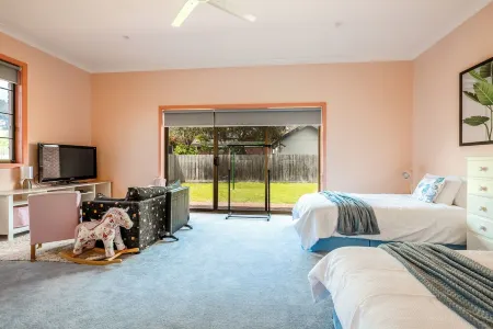 Family Beach House Near Barwon River & Beaches