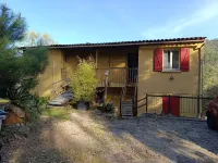 Charming, cheap apartment in picturesque Maures village