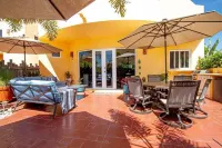New rental! Peaceful and cozy condo, just 2 minutes from the beach.