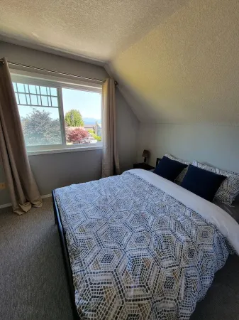 Oceanview bonus room loft Отели в г. Нанаймо