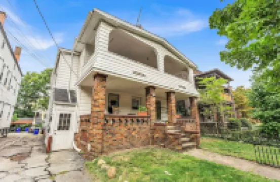 Quaint 2BR in Historical Little Italy