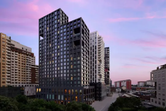 普裡什蒂納萬怡飯店 住宿飯店