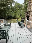 Peaceful Cabin with Fireplace, 5 Minutes from the Springs!
