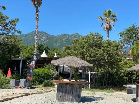 San Nicolao de Moriani: les Marines studio sea view with direct beach access.