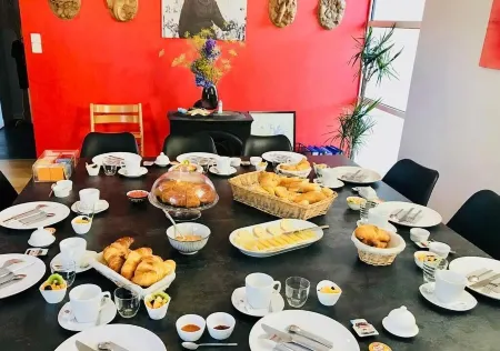 Ker Feuchidoul Отели в г. Плуинек