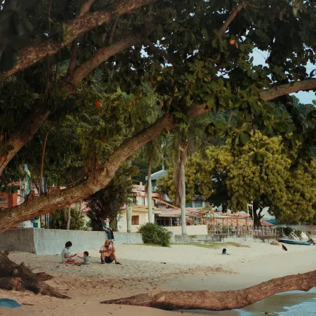 Pangkor Coral Bay Homestay Отели рядом с достопримечательностью «Foo Lin Kong Temple»