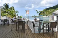 Marigot Marina Apartment 6a, with free Zoetry Hotel access