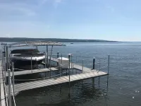 Spacious 5-bedroom Lakefront house with AC and WiFi in wonderful Ashville Hotels in North Harmony