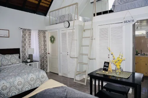 Cozy Studio With Loft Centrally Located In Negril.