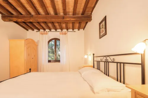 A stone farmhouse from 1850 with a pool for nature lovers Hotel a Pomarance