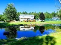 Westwood Luxurious Living ~ 1 Bedroom Apartment ~ Lovely! Hotels in Sandpoint