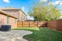 2025 Special! 3BR, Sleep 8- 2 King Beds, 4 Full Beds