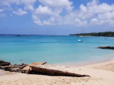 5 Porters Court, Luxury 2 Bed Villa, 5 Mins Walk to Beach, Including Beach Club Hotels in Porters