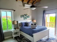 Coral Ridge House Main Floor - 1 Bedroom / 1 Bathroom - Spectacular Oceanfront