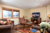 Teton Village Minutes 2 Snow Village Condo w Jackson Hole Property Management
