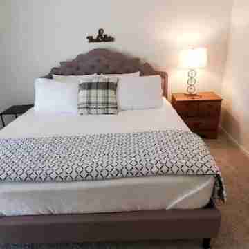 Great renovated home located in a fantastic community in East Tucson. Rooms